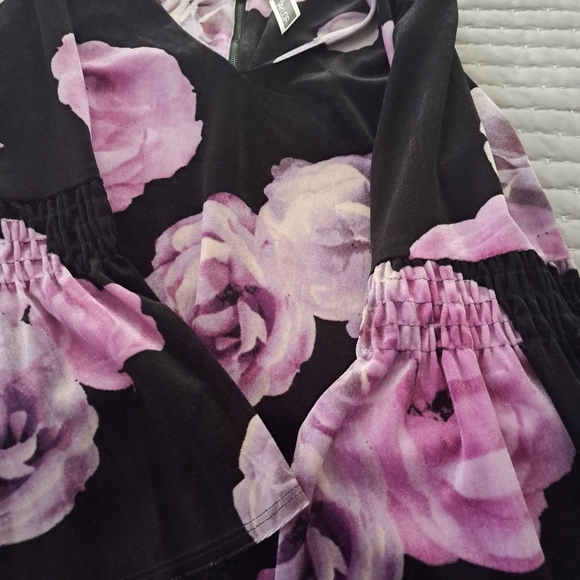 Dress - Picture 3 of 3